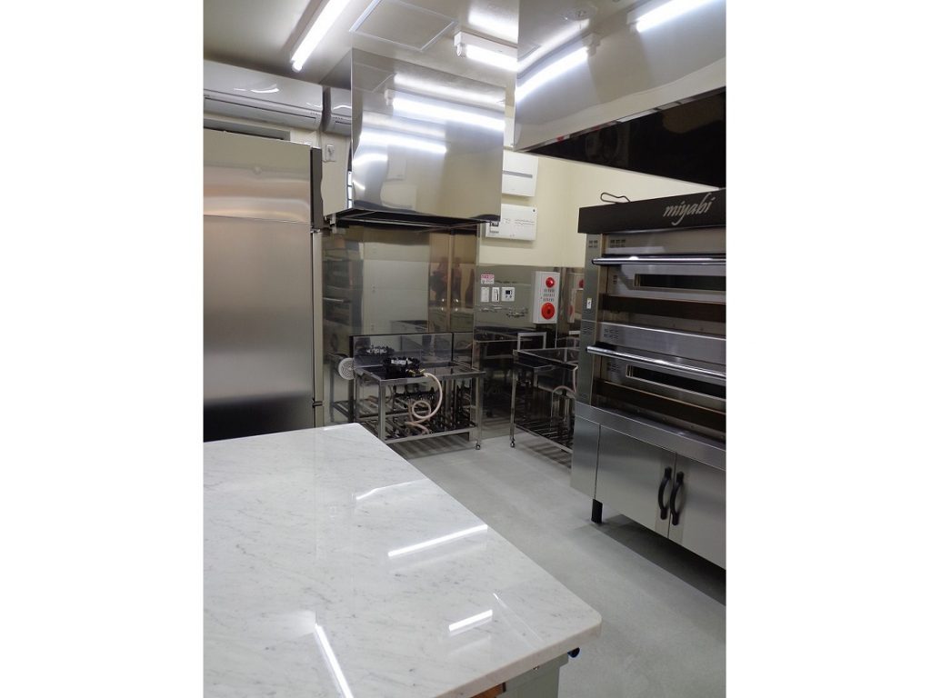 SN018 店舗新装工事【ベルー洋菓子店 様】 04