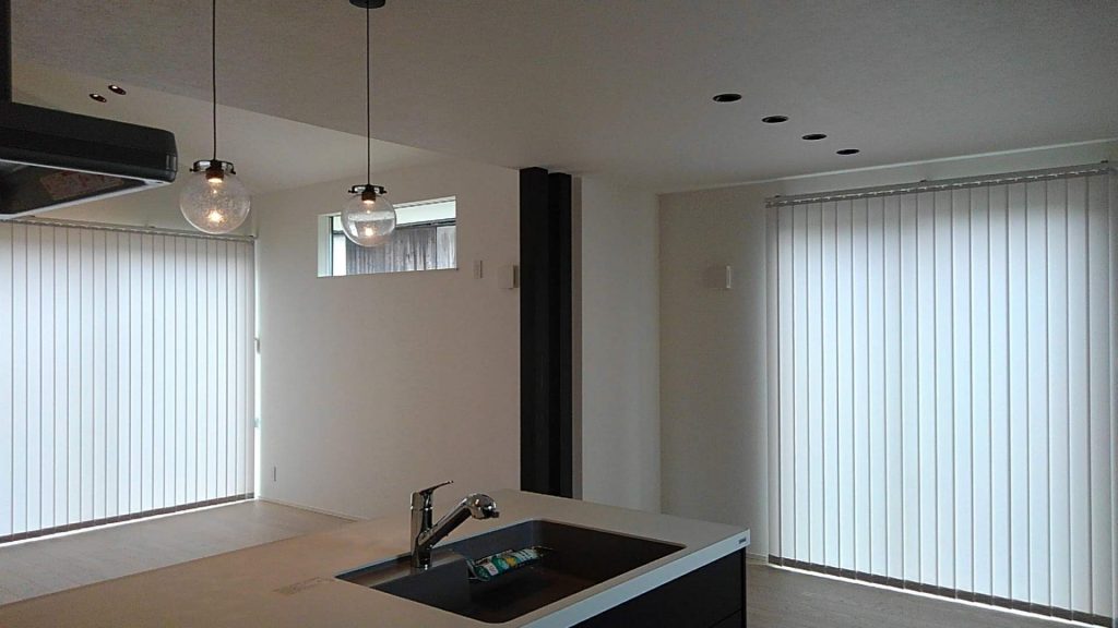 WT007 バーチカルブラインド 02